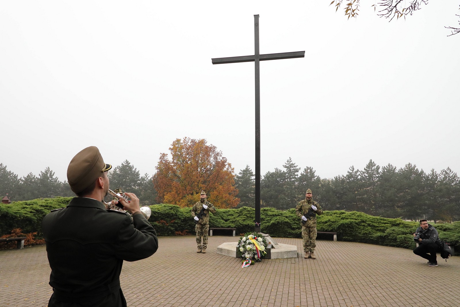 Csendes főhajtás halottak napja előtt
